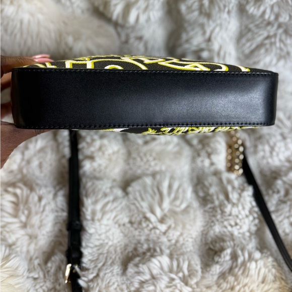 Michael Kors Graffiti Jet Set Crossbody Bag - Picture 7 of 10